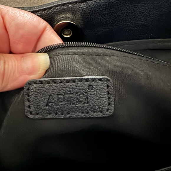 Apt 9 Elegant Black Quilted Handbag - Picture 4 of 9